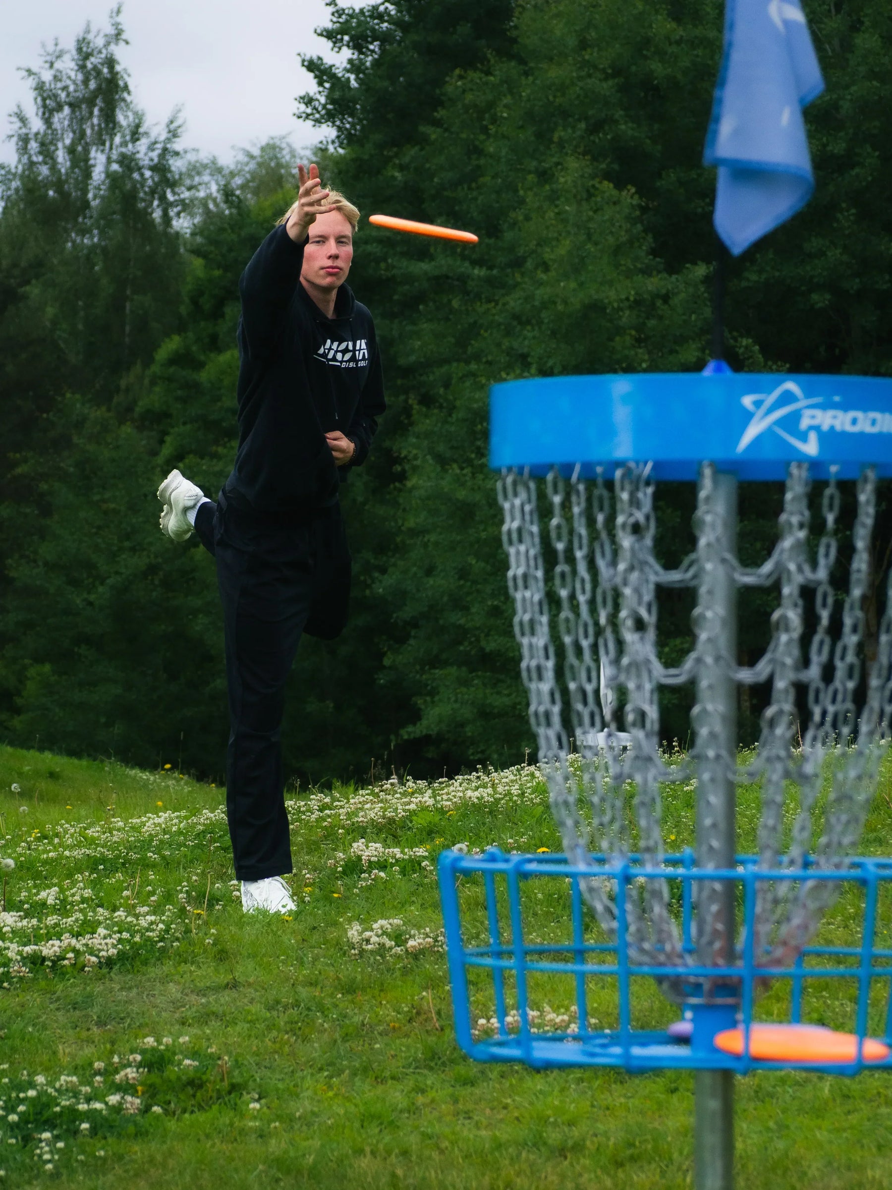 Miten tuloskorttia täytetään frisbeegolfissa?