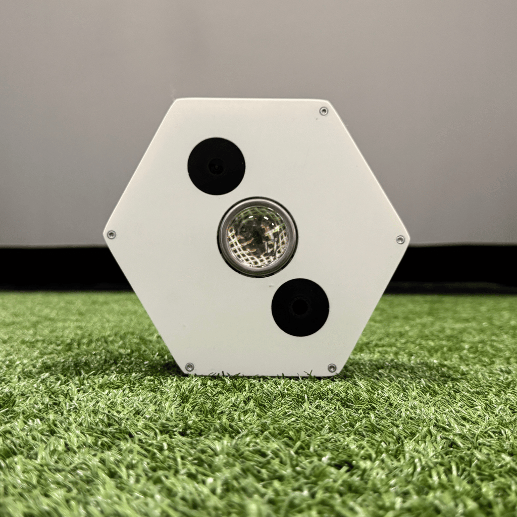 HYZR One - Disc Golf Simulator